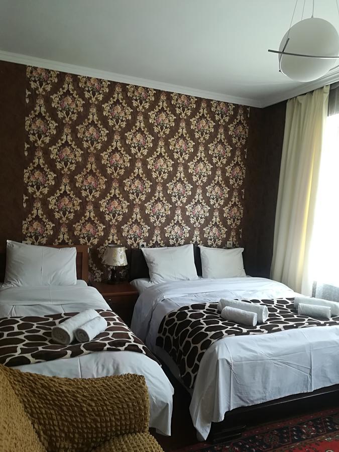 Nikoloz Guesthouse Степанцмінда Екстер'єр фото