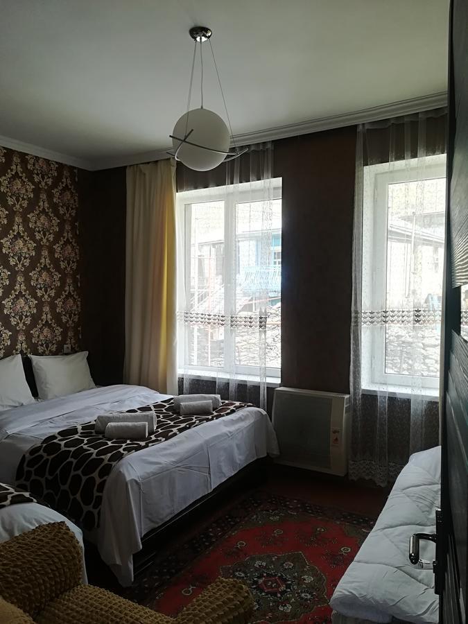 Nikoloz Guesthouse Степанцмінда Екстер'єр фото