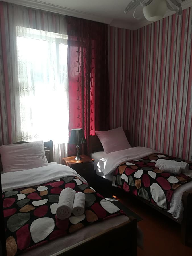 Nikoloz Guesthouse Степанцмінда Екстер'єр фото