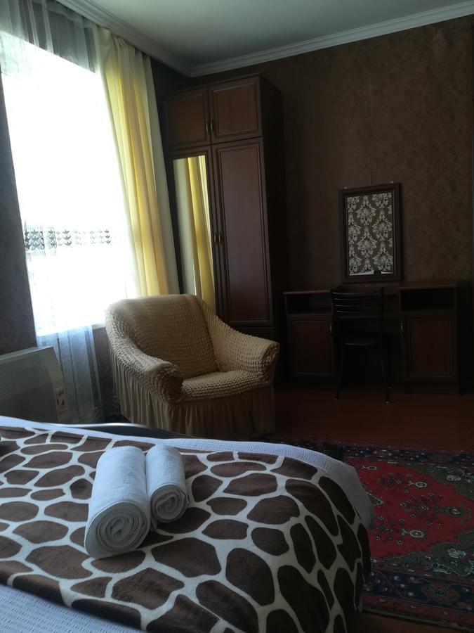 Nikoloz Guesthouse Степанцмінда Екстер'єр фото