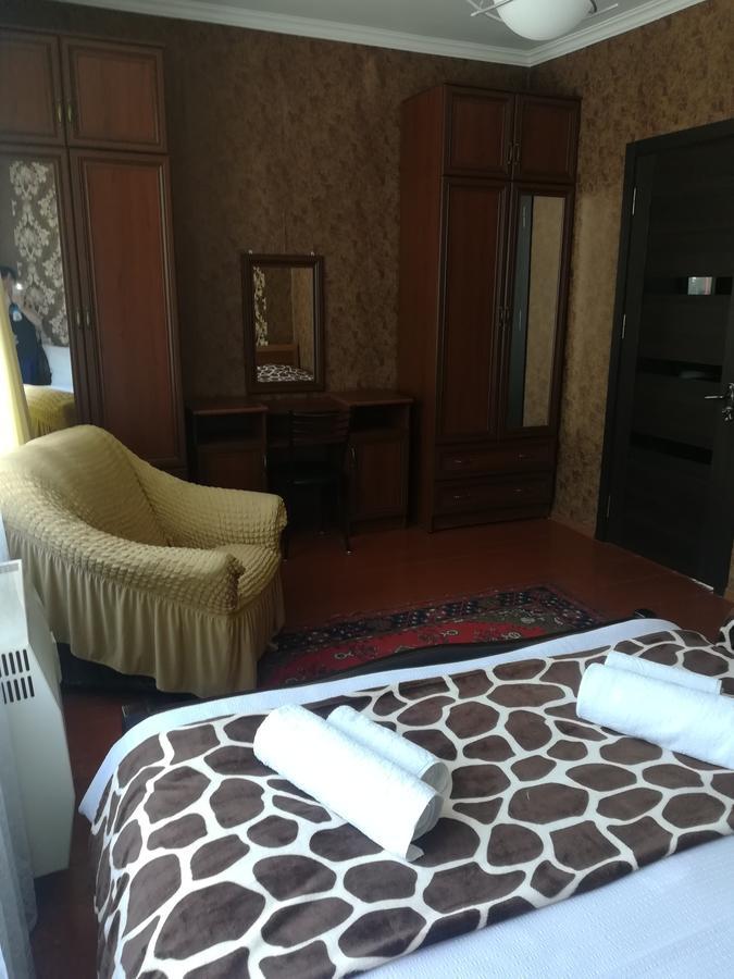 Nikoloz Guesthouse Степанцмінда Екстер'єр фото