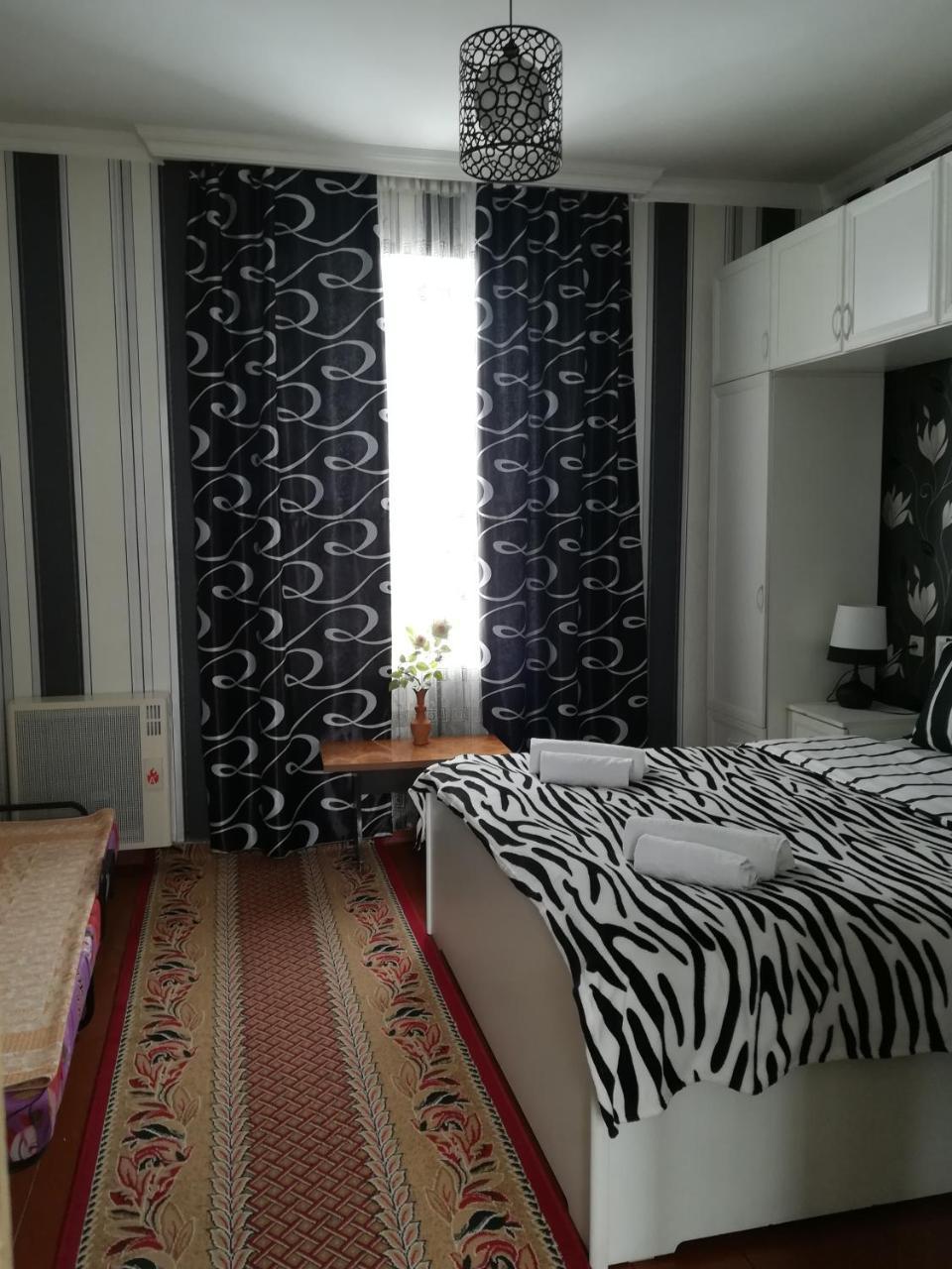 Nikoloz Guesthouse Степанцмінда Екстер'єр фото