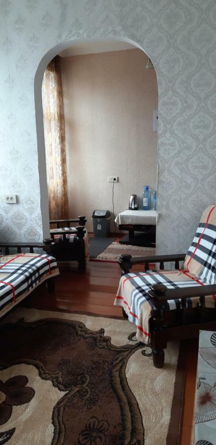Nikoloz Guesthouse Степанцмінда Екстер'єр фото